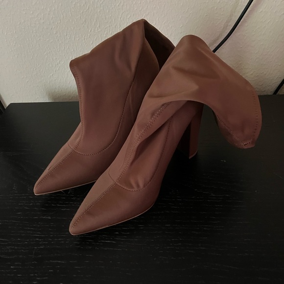 Miss Lola Brown booties high heels - Picture 3 of 3